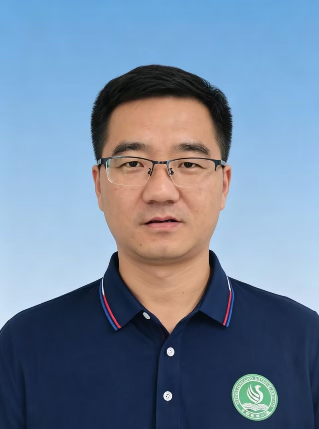 蔡凌雯  道德与法治教师